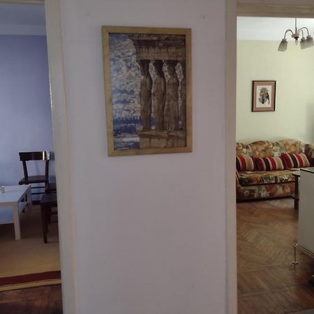 Era Echoes - Preserved Historical Apartment Tirana Bagian luar foto