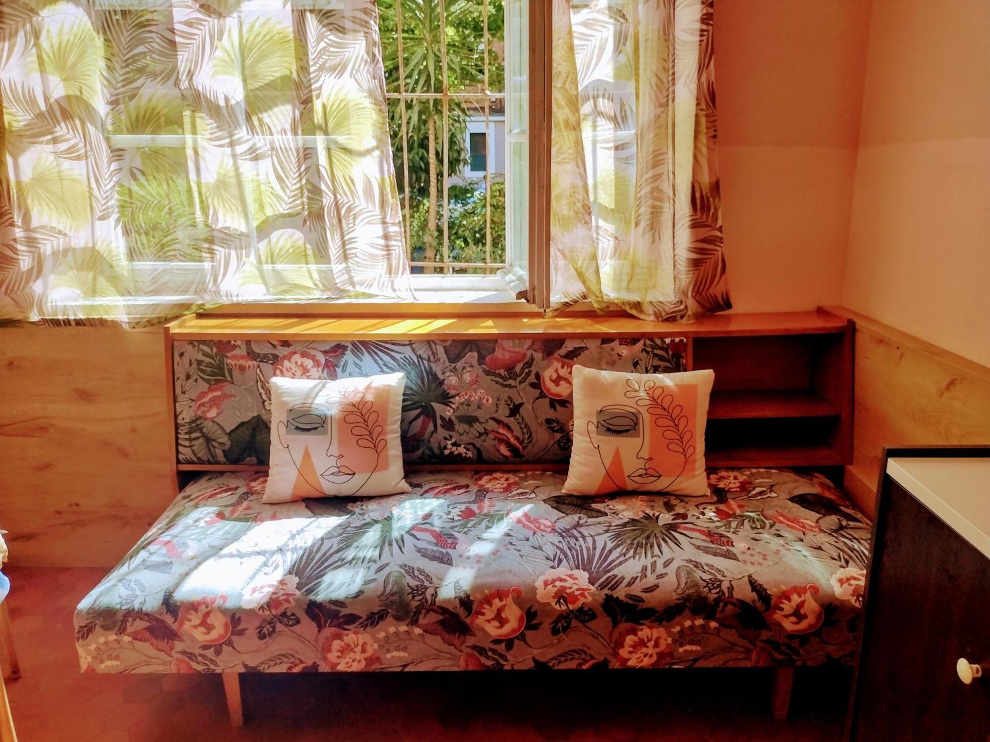 Era Echoes - Preserved Historical Apartment Tirana Bagian luar foto