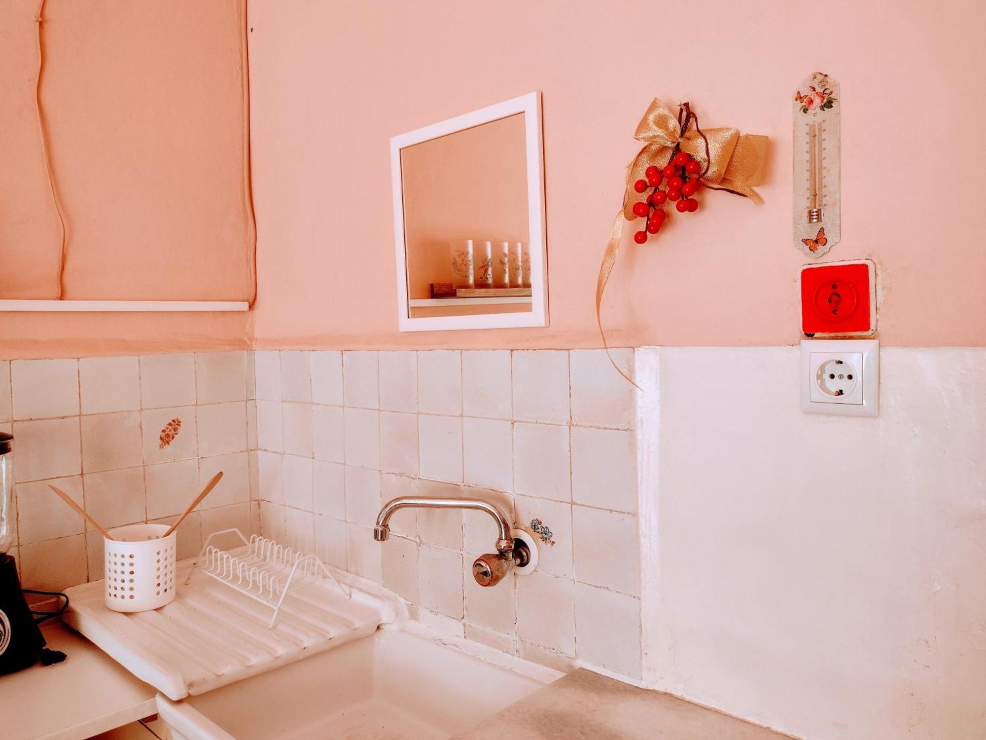 Era Echoes - Preserved Historical Apartment Tirana Bagian luar foto