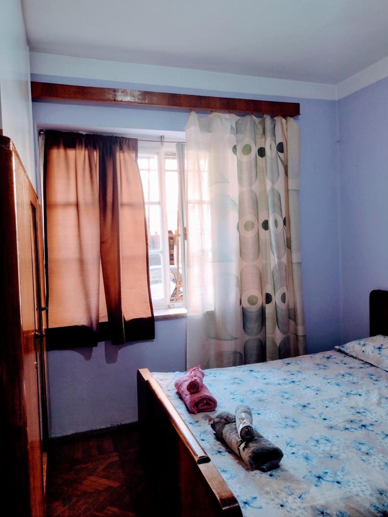 Era Echoes - Preserved Historical Apartment Tirana Bagian luar foto
