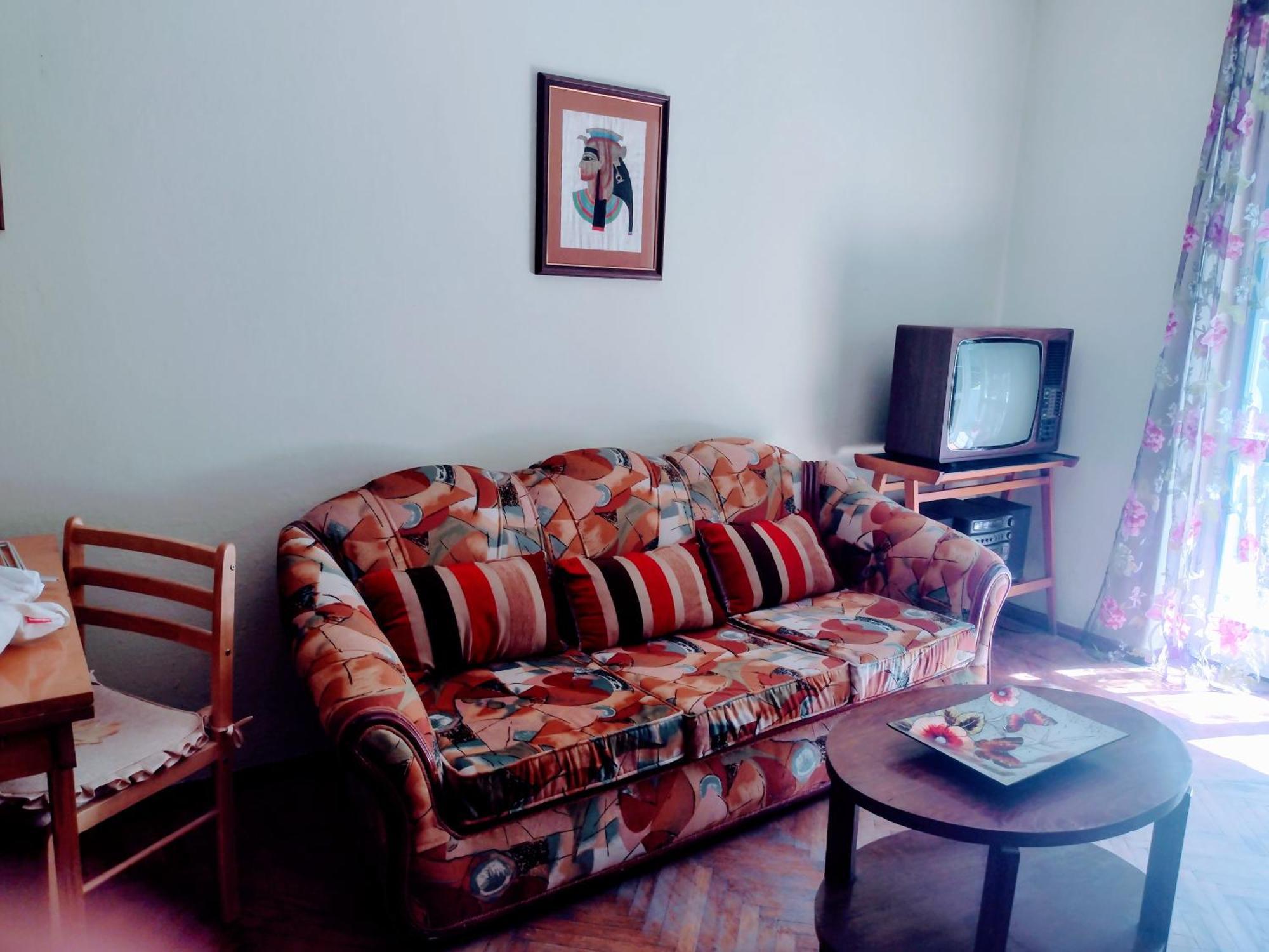 Era Echoes - Preserved Historical Apartment Tirana Bagian luar foto