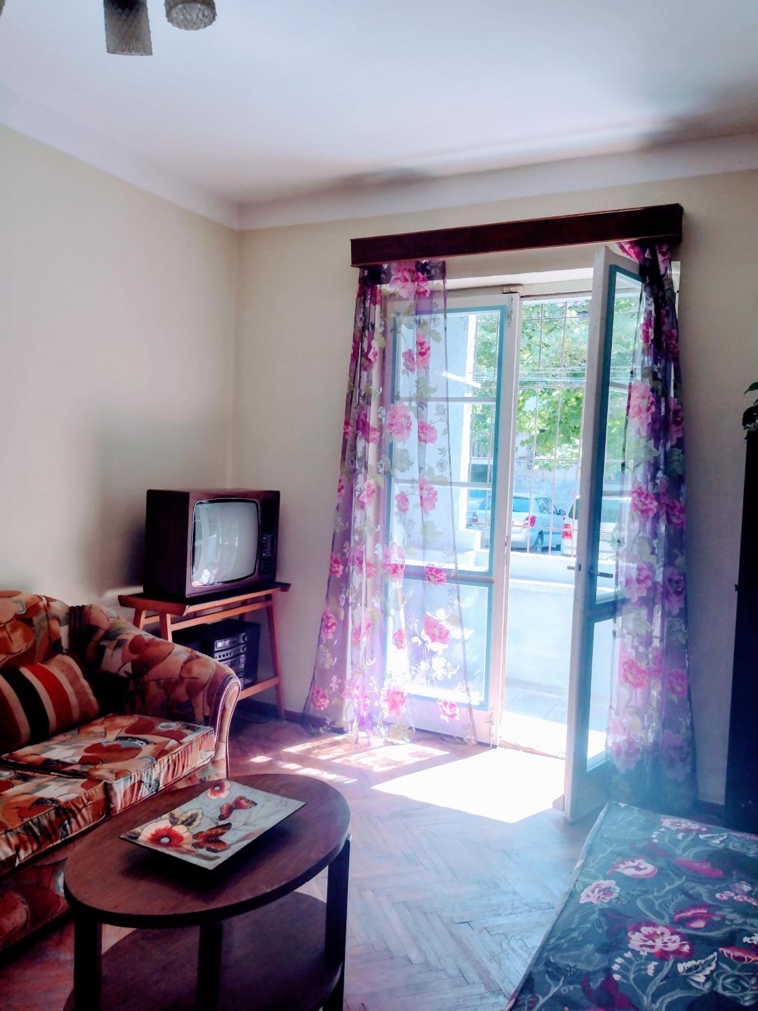 Era Echoes - Preserved Historical Apartment Tirana Bagian luar foto